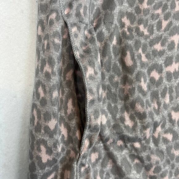 Kate Spade Sleep Shirt Long Sleeve Leopard Grey Pink Print Soft Cozy Comfort M - Picture 6 of 9